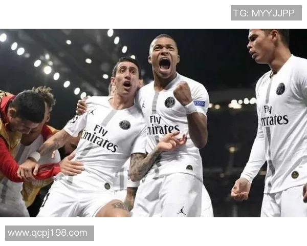 曼联与巴黎在欧冠对决中比分揭晓精彩瞬间回顾